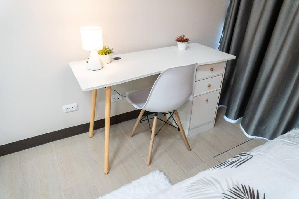 A2J Luxury 2Br Bgc Uptown Suite Near Uptown Mall Manila Exteriér fotografie