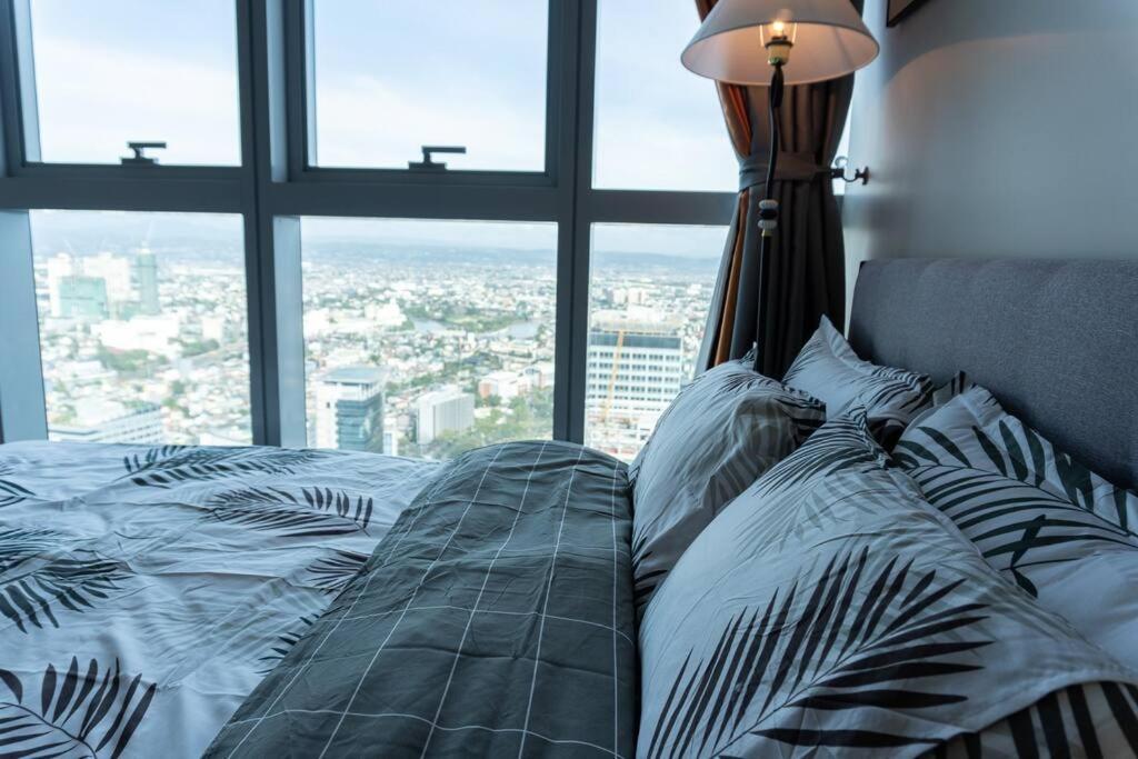 A2J Luxury 2Br Bgc Uptown Suite Near Uptown Mall Manila Exteriér fotografie