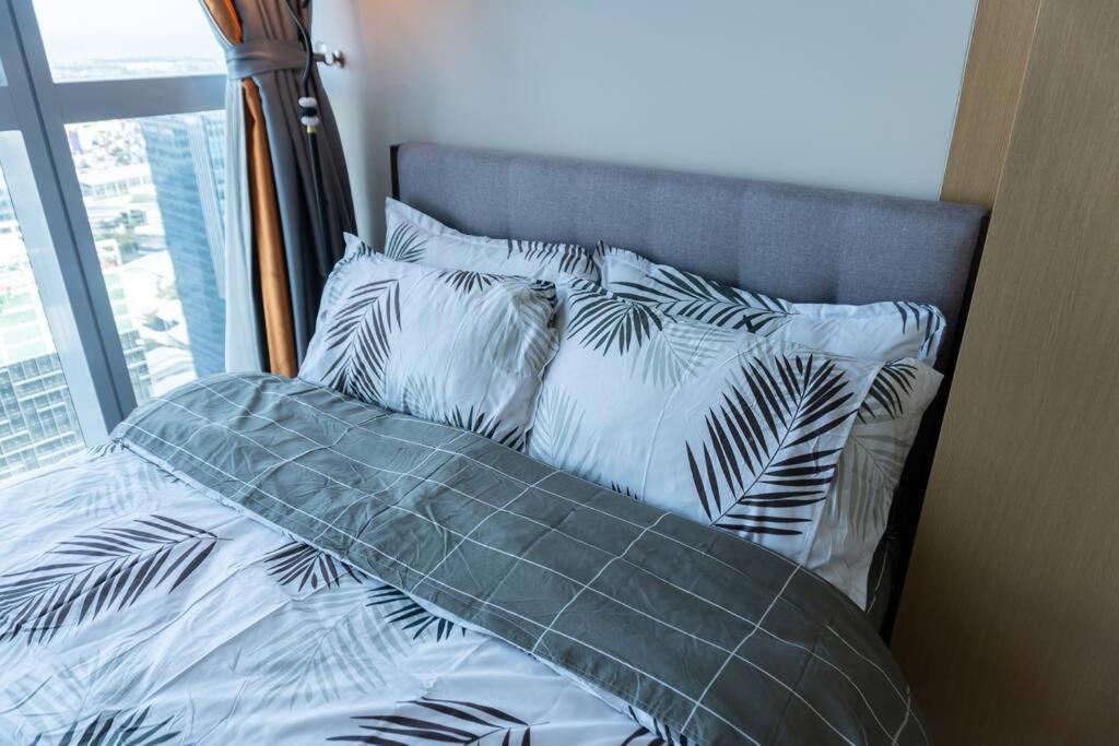 A2J Luxury 2Br Bgc Uptown Suite Near Uptown Mall Manila Exteriér fotografie